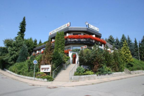  Themen Hotel Terrassen Cafe  Бад-Мюндер-Ам-Дайстер